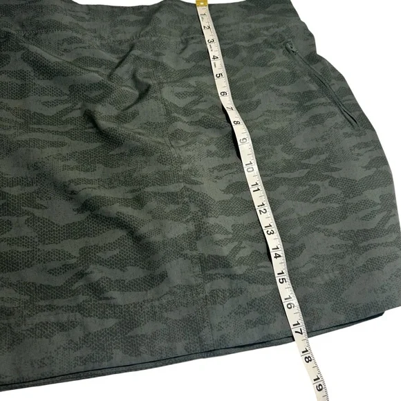 Orvis Green Camo Skort Sz Medium - Picture 10 of 10
